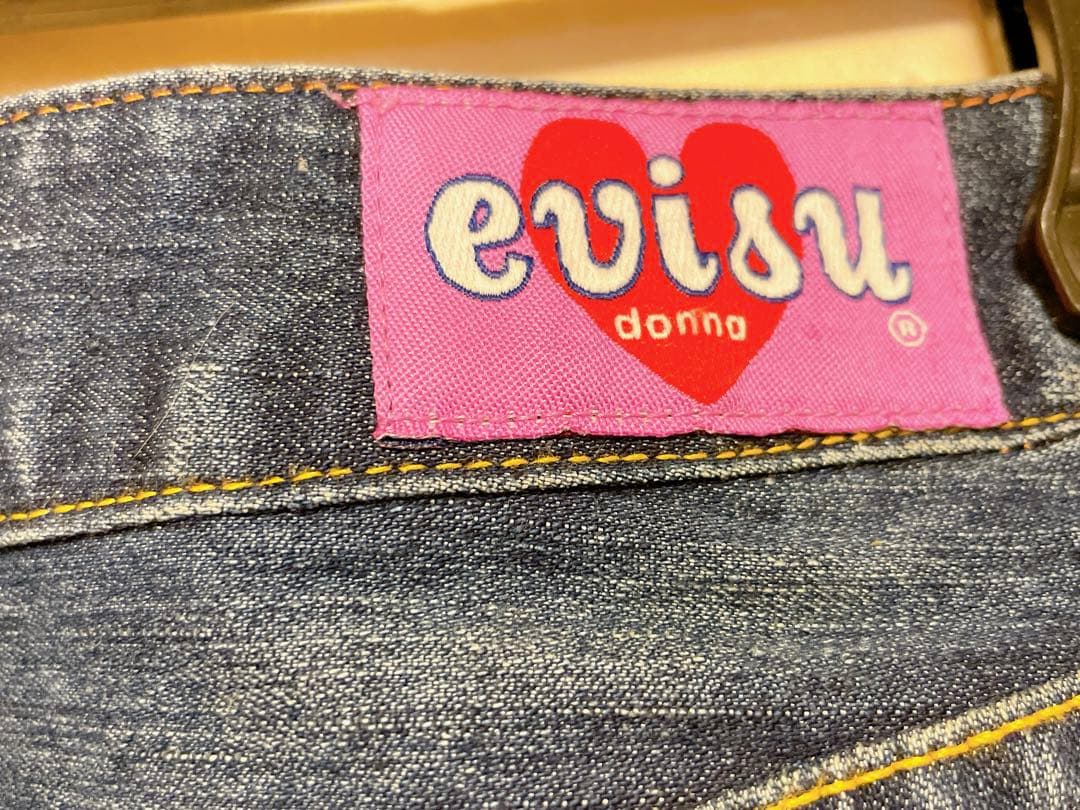 純正 価格 - EVISU デニムスカート レインボーの刺繍入り - 新作 激安