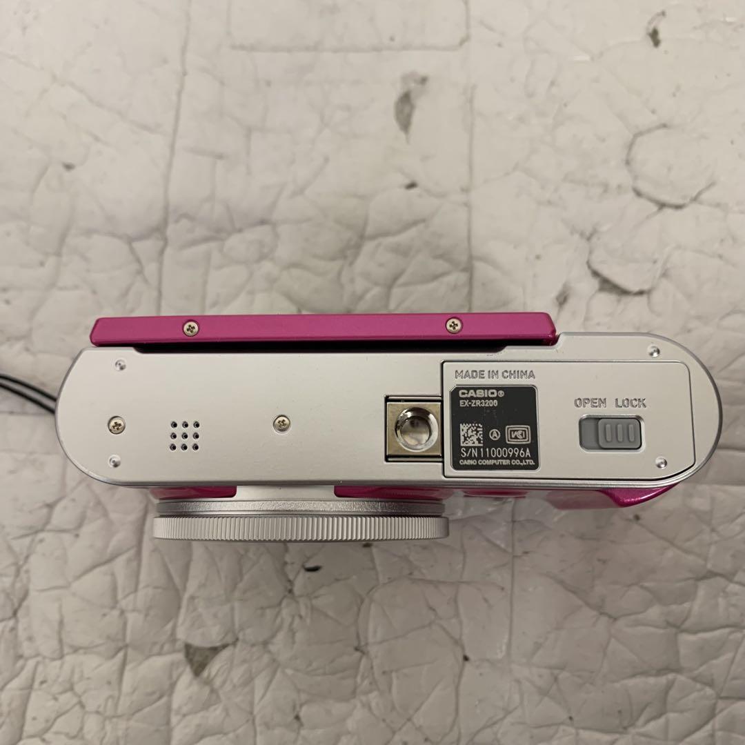 デジタルカメラ CASIO EXILIM HIGH SPEED EX-ZR3200 VP
