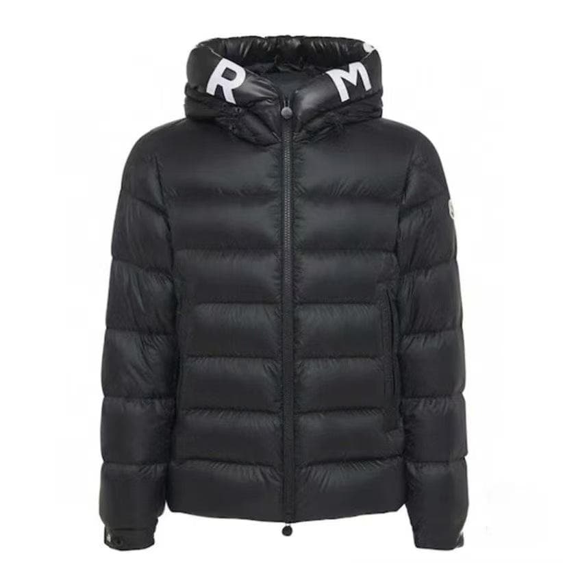 MONCLER美品モンクレールの保温ダウンジャケットですwIAP