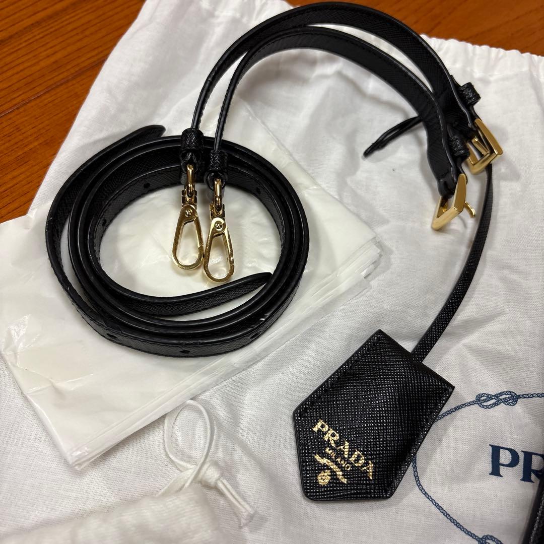 プラダシンボル エンブロダイリー 2WAYバッグ ミニバック プラダシンボル エンブロダイリー 2WAYバッグ ミニバック