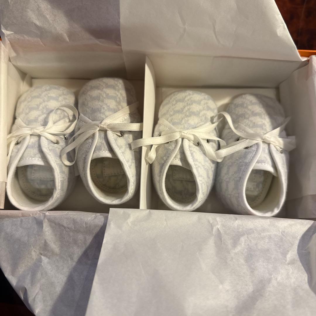 HERMES ホワイトベビーファーストシューズ リボン付き　2足