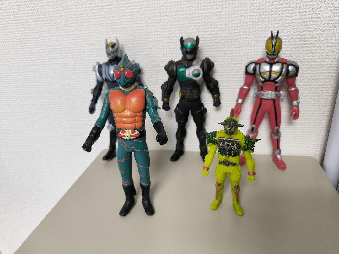【まとめ売り/バラ相談可能】仮面ライダー　フィギュアセット　129体 Amazon | S H.Figuarts 仮面ラ イダーヴァルバラド | フィギュア