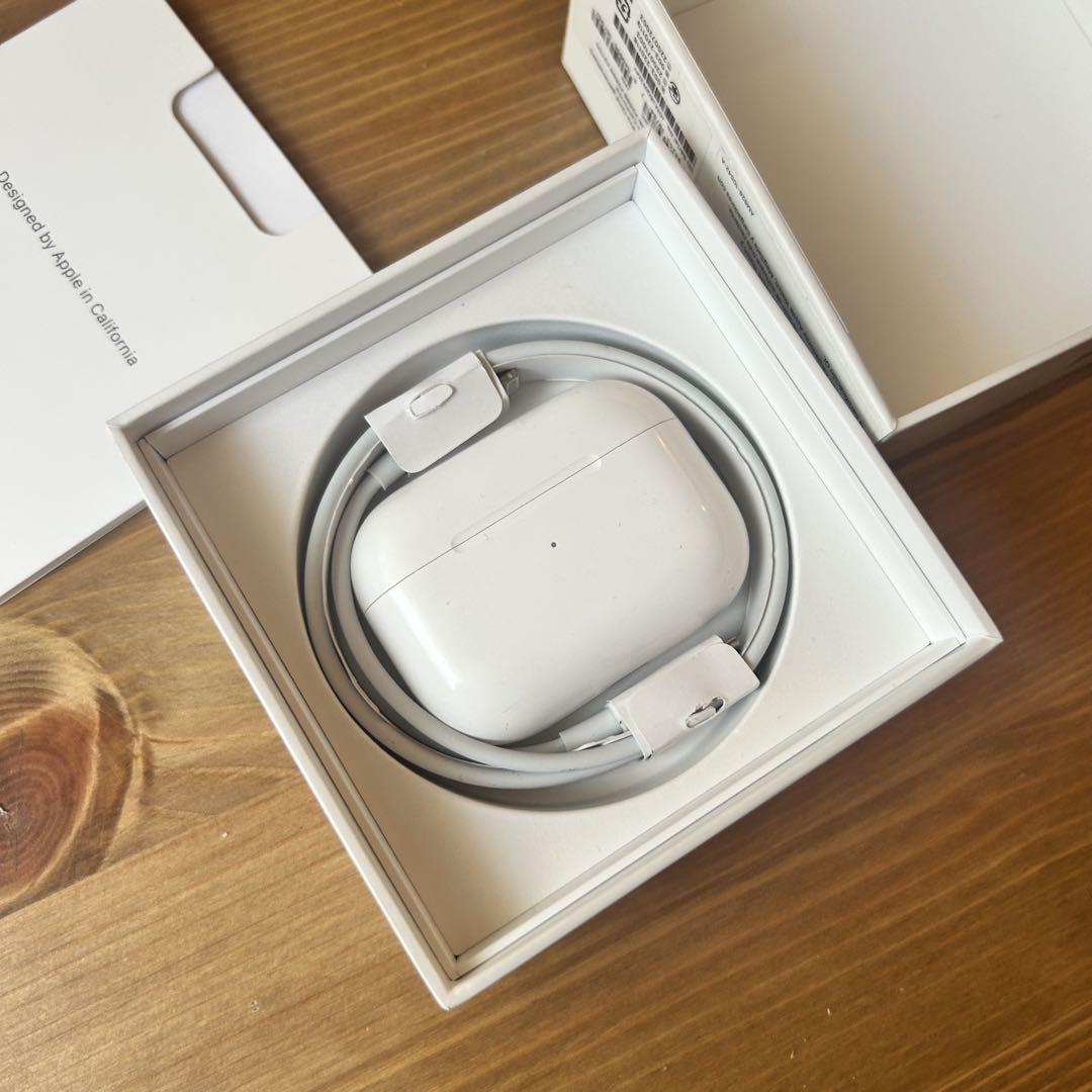 AirPodspro(第2世代）本体 充電ケーブル(lightning)付き