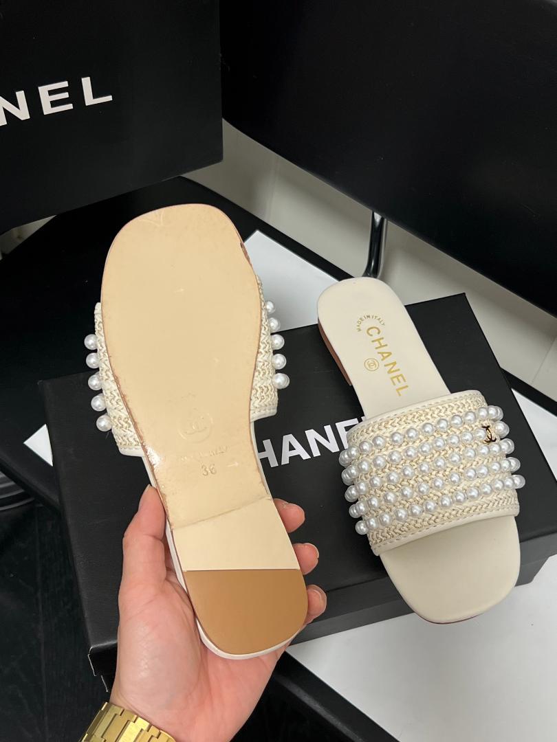 【パールがかわいい★25c】CHANEL サンダル ベロア スター&パールが魅力♪【CHANEL】 CCロゴパールスターネックレス