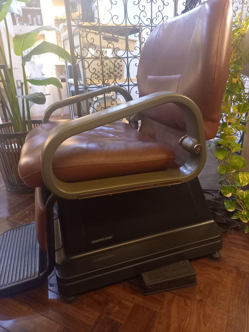 引取なら2台で25000円！　 電動シャンプー椅子