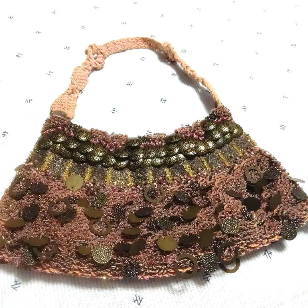 お礼や感謝伝えるプチギフト 装飾的なビーズとスパンコール メタルパーツ刺繍のハンドバッグ バッグ