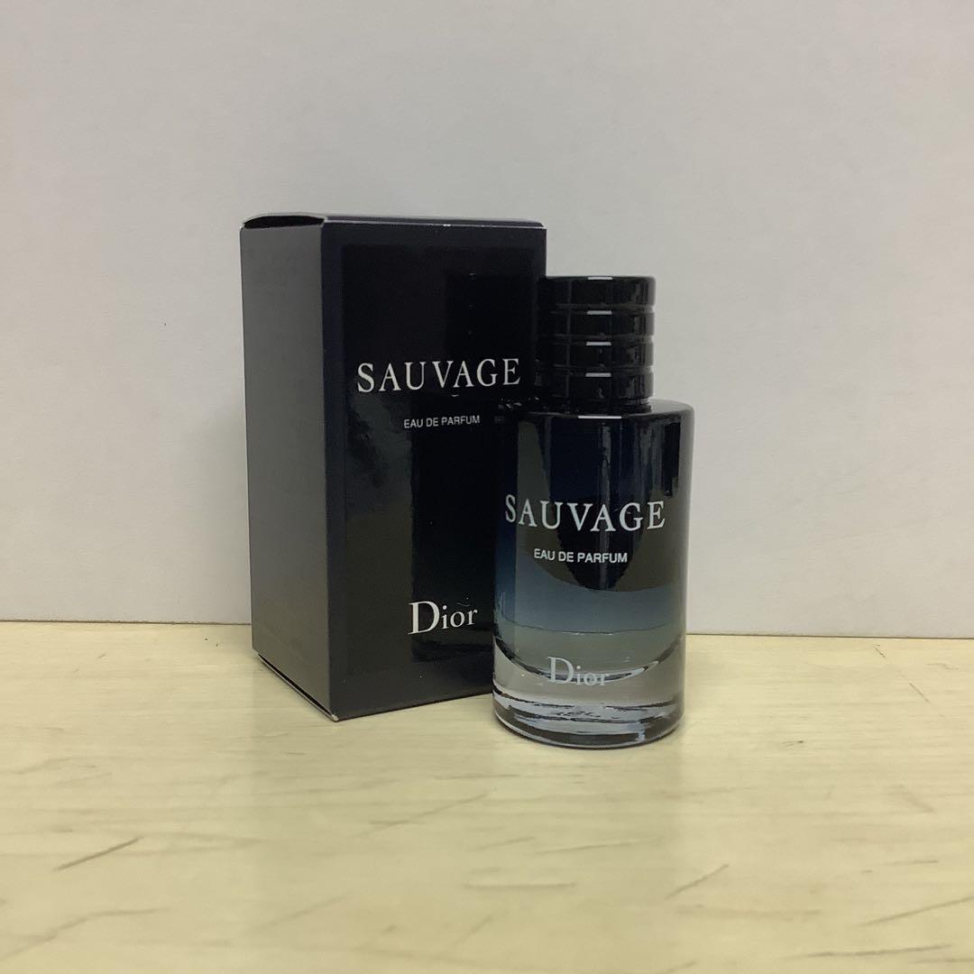 新品未使用 クリスチャンディオール ソヴァージュ　オードパルファムミニ10ml