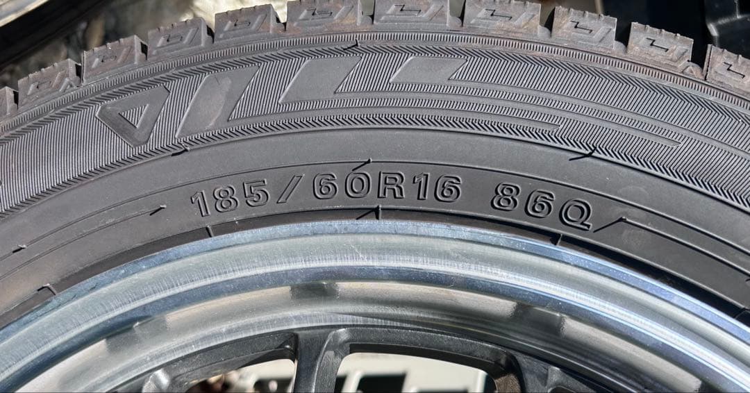 ダンロップWM03スタッドレスタイヤ 16インチ