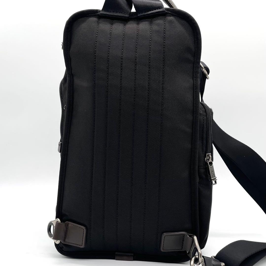 極美品】トゥミ ボディバッグ スリング モントレー メンズ