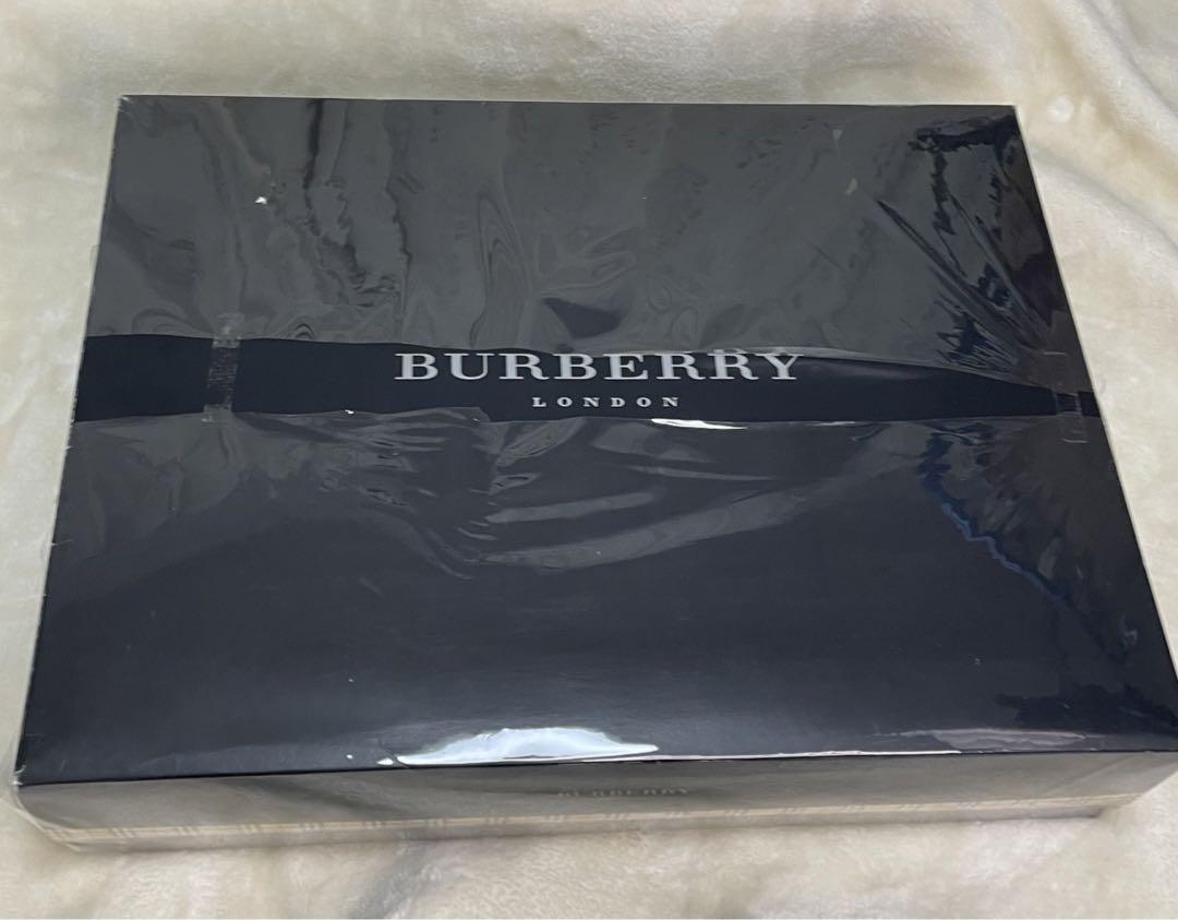 【未使用品】BURBERRY ウール100% 毛布