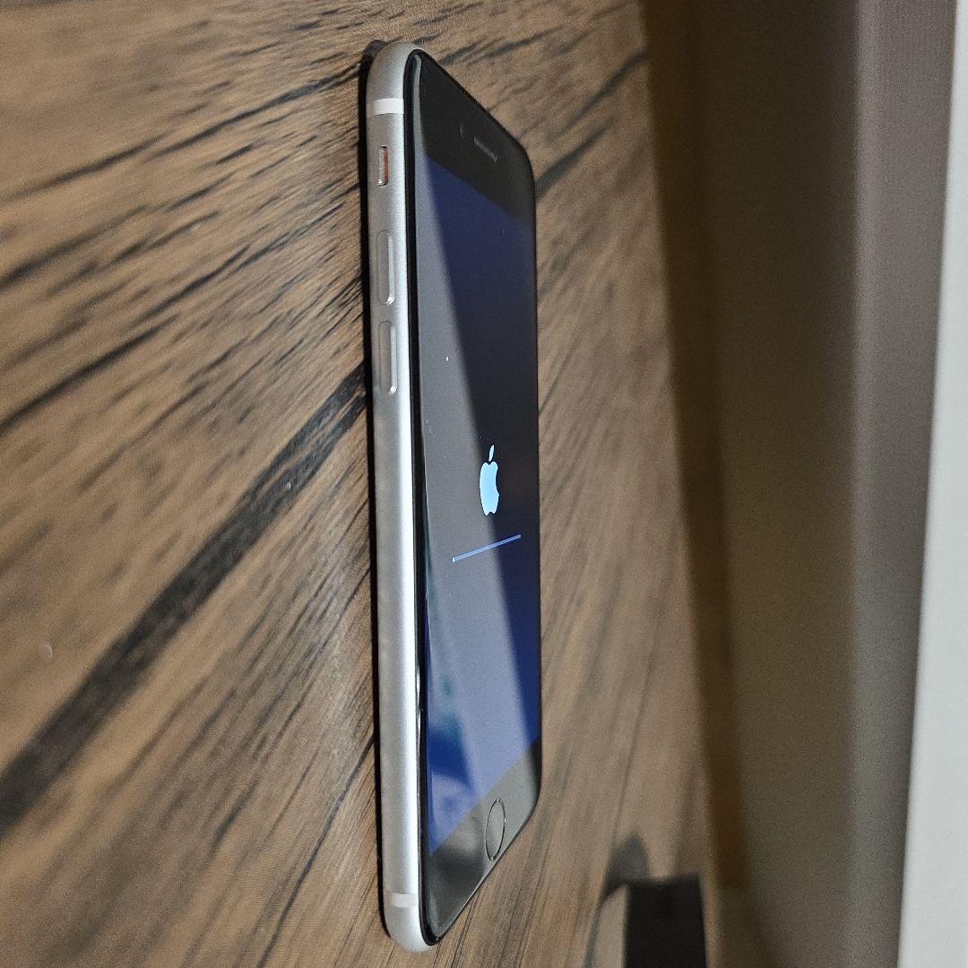 Apple iPhone SE (第2世代) ホワイト 本体
