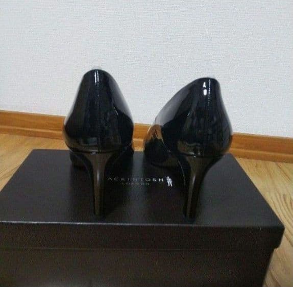 新品20900円☆マッキントッシュロンドン ポインテッドトゥパンプス 黒24.5 新品20900円☆マッキントッシュロンドン ポインテッドトゥパンプス 黒24.5