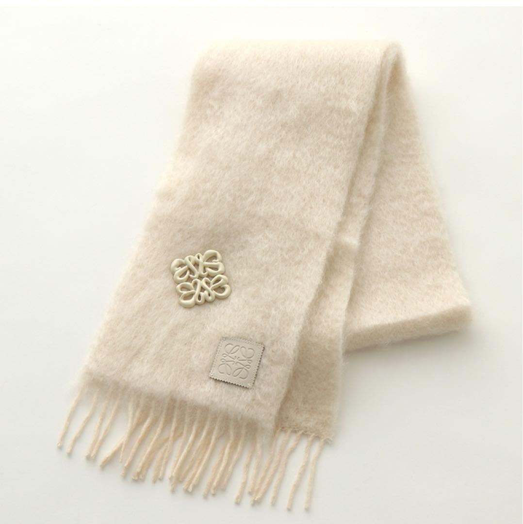 美品 ロエベ LOEWE ブローチ ピンバッジ アナグラム