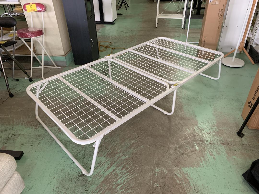 ベッド 折り畳みベッド 【完成品】シングル 耐荷重200kg ベッドフレーム