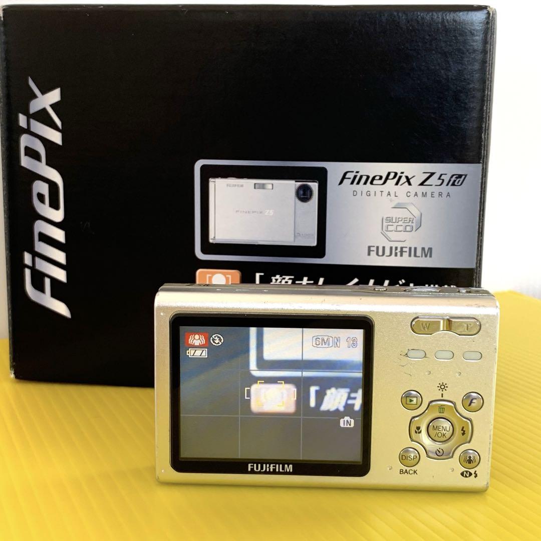 コンパクトデジタルカメラ　FINEPIX Z5 メモリーカードカード2枚付属
