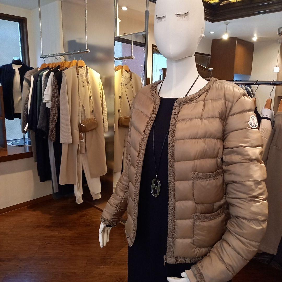 モンクレールダウンジャケット モンクレールダウンジャケット