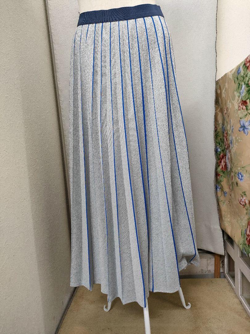 キヨコタカセ　グレー　スカート