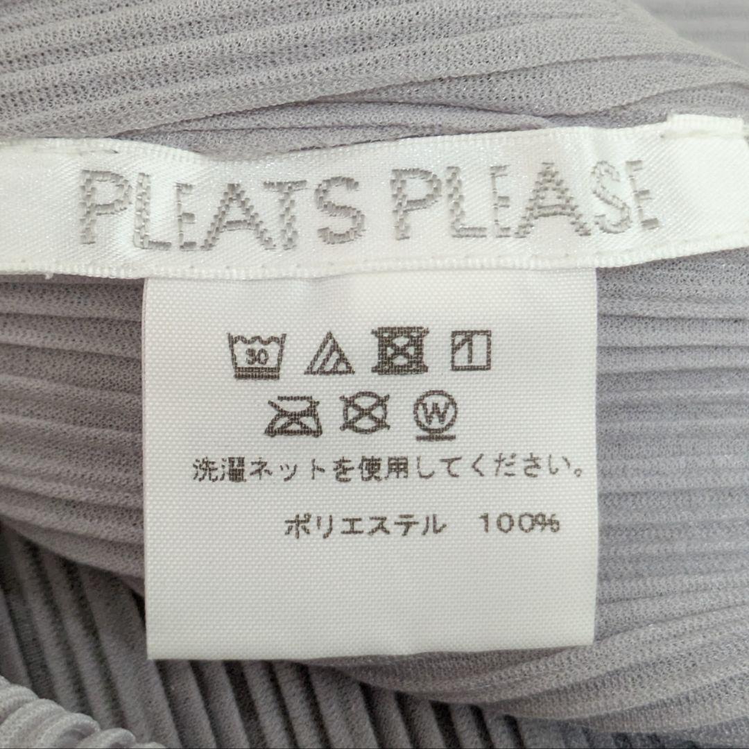 プリーツプリーズ　イッセイミヤケ　プリーツ　ブラウス　Vネック　サイズ3