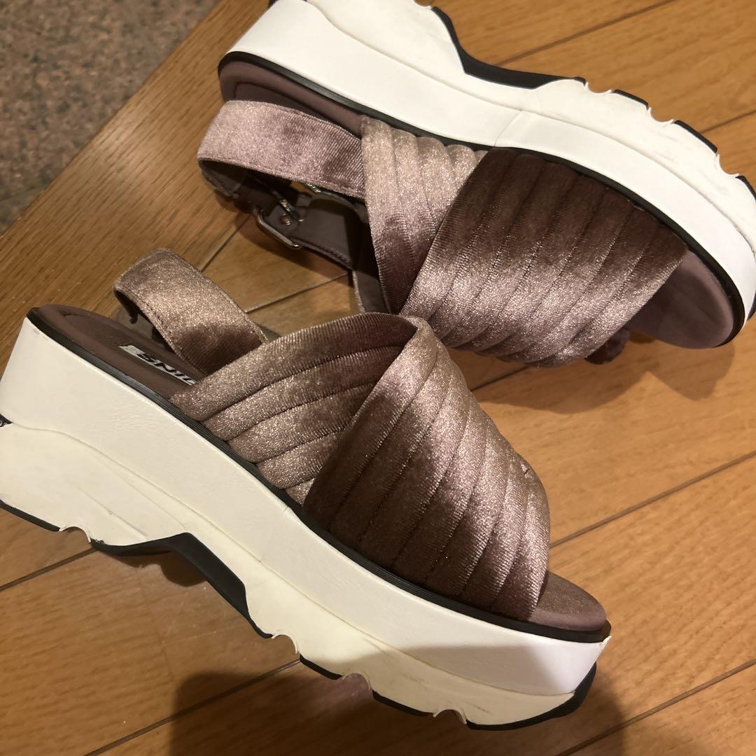スナイデル　スニーカーソールサンダル　モカ　Mサイズ
