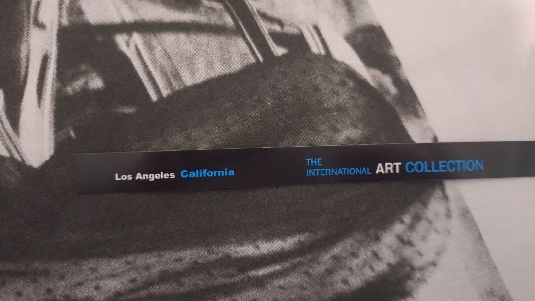 THE INTERNATIONAL ART COLLECTION T