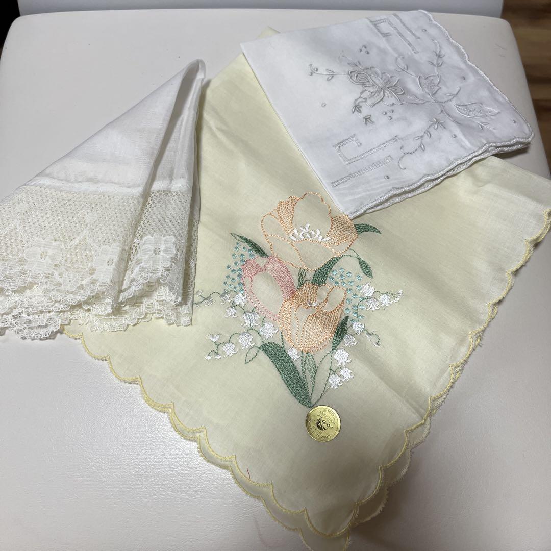 花刺繍とレースのハンカチ3枚セット - メルカリ
