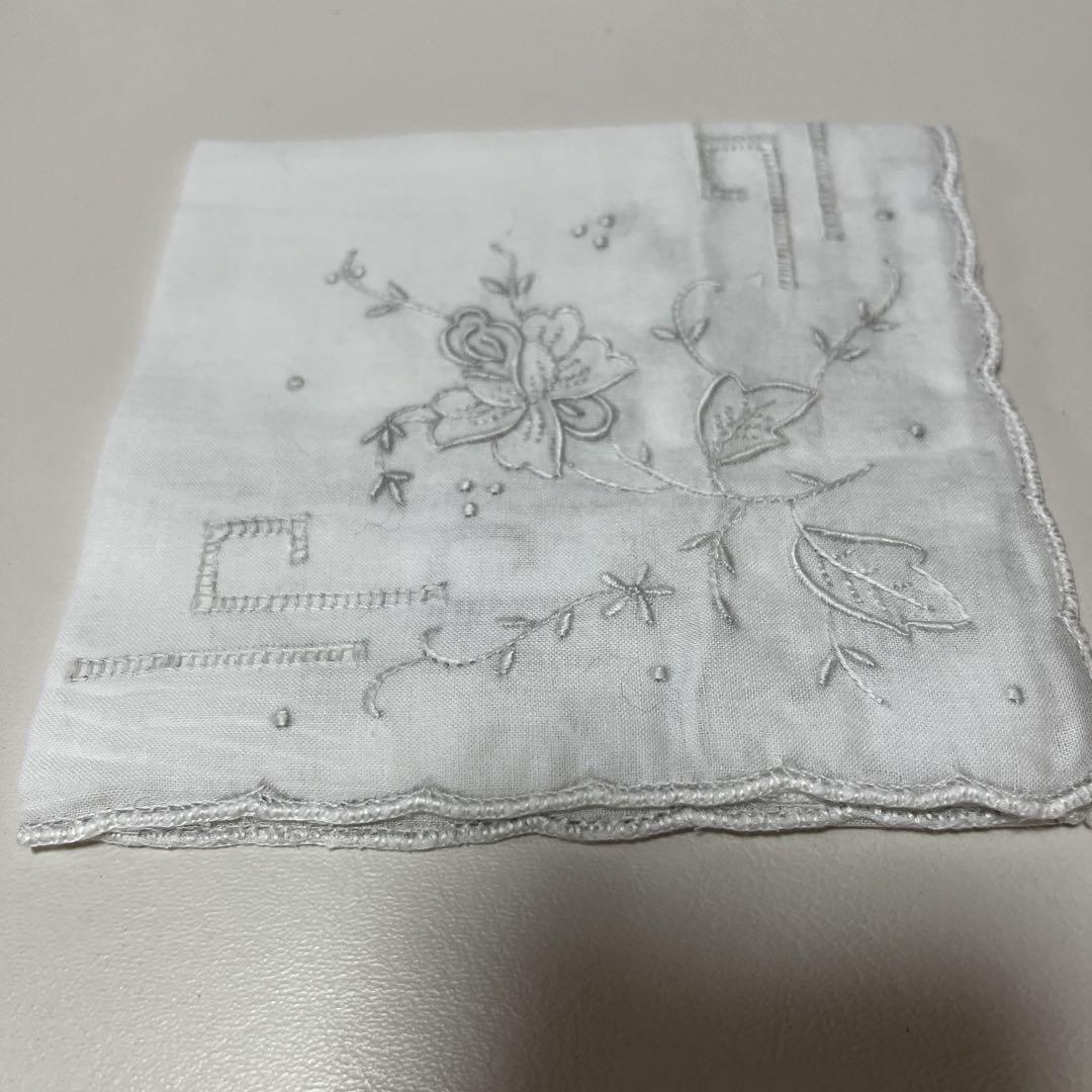 刺繍　花　ハンカチ　3枚まとめて 刺繍花ハンカチ3枚まとめて