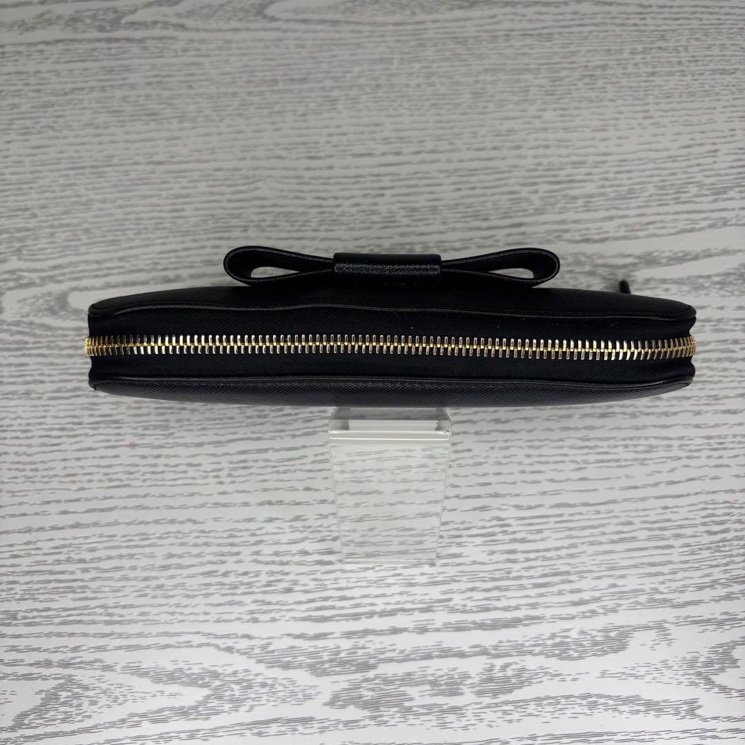 極美品　PRADA プラダ　財布　ラウンドファスナー　M09