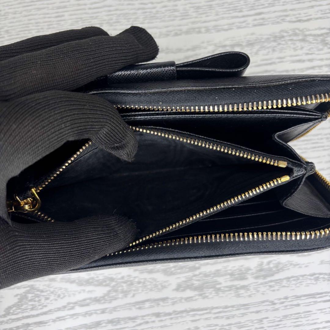 極美品　PRADA プラダ　財布　ラウンドファスナー　M09