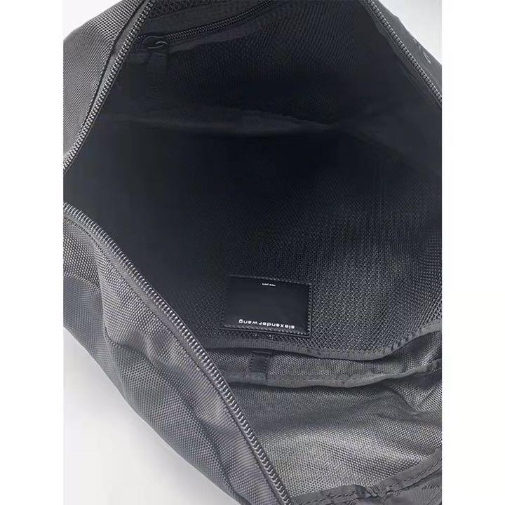 Alexander Wang アレキサンダーワンビッグベルトバッグです - メルカリ Alexander Wang アレキサンダーワンビッグベルトバッグです - メルカリ