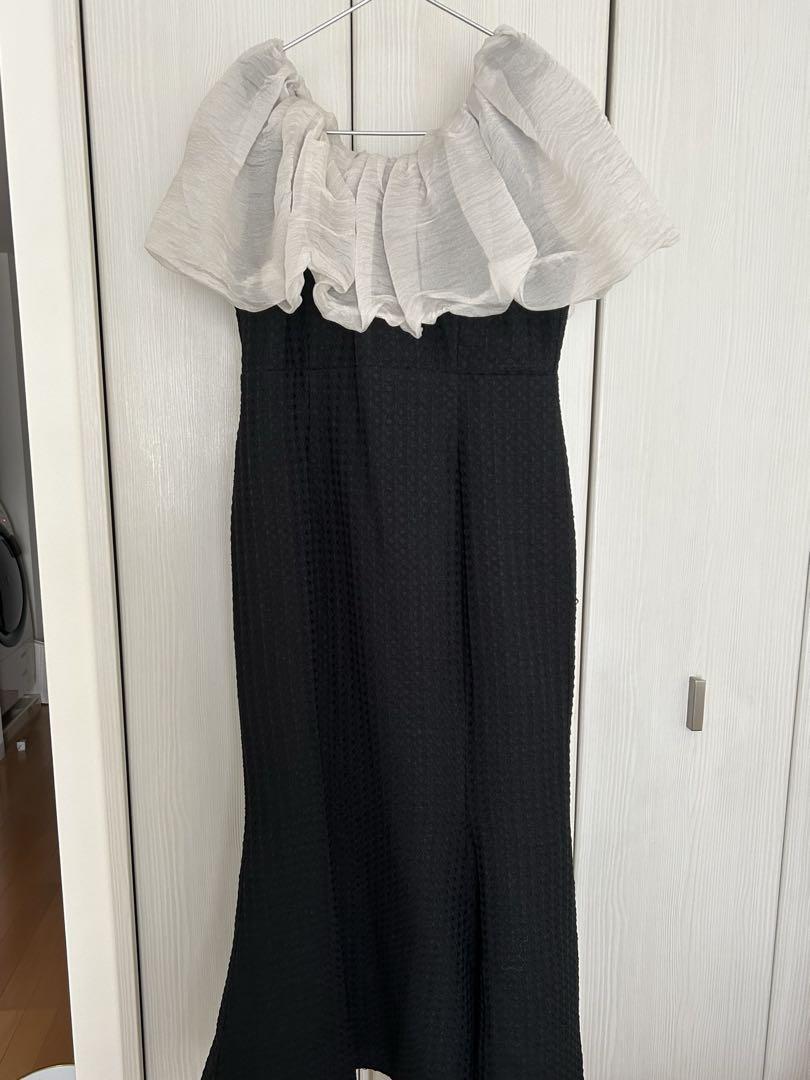 LEJA オフショルダー フリル付き ロングドレス