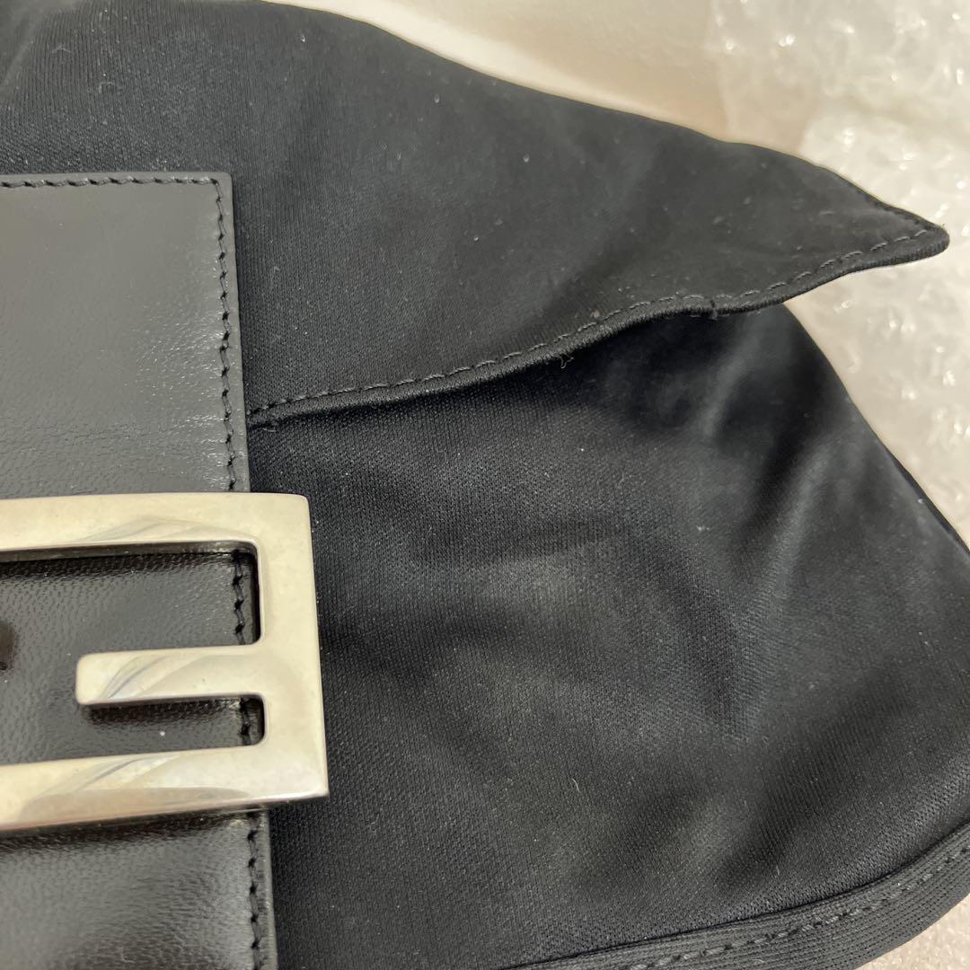 ハンドバッグ　フェンディ　FENDI 黒