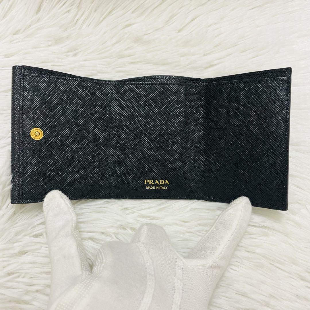 未使用級✨付属完備✨PRADA 三つ折り財布 サフィアーノ 三角ロゴ レザー 黒