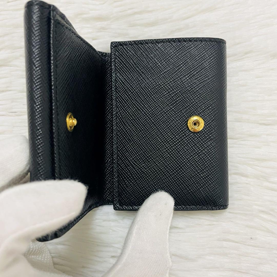 未使用級✨付属完備✨PRADA 三つ折り財布 サフィアーノ 三角ロゴ レザー 黒