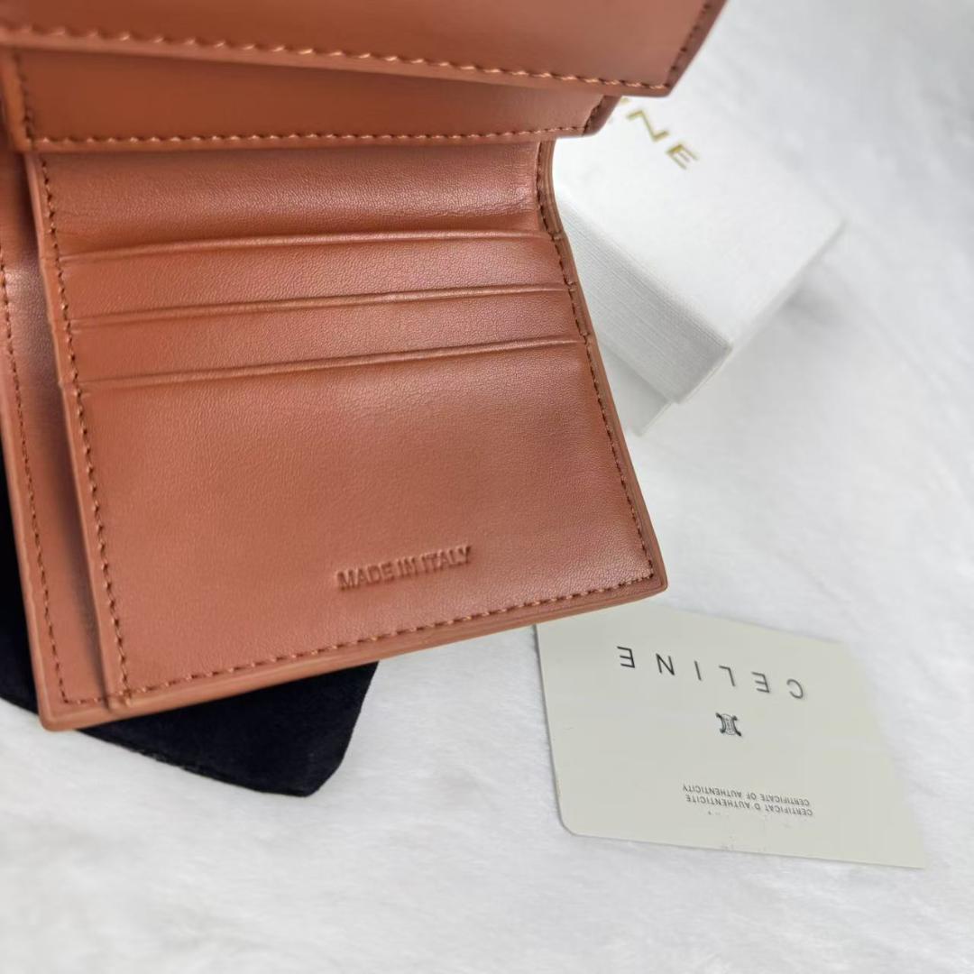 セリーヌ 三つ折り 財布 ベージュ トリオンフ ロゴ レザーHTG セリーヌ 三つ折り 財布 ベージュ トリオンフ ロゴ レザーeg