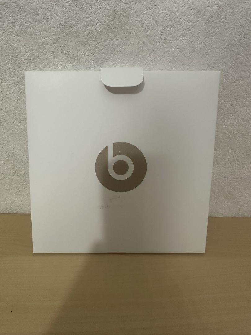 beats solo 2 ワイヤレスヘッドホン 未使用