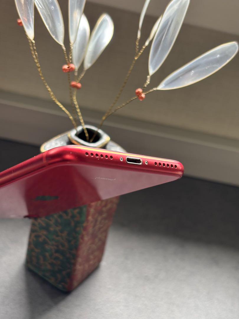Apple iPhone 第2世代 SE 128GB、レッド