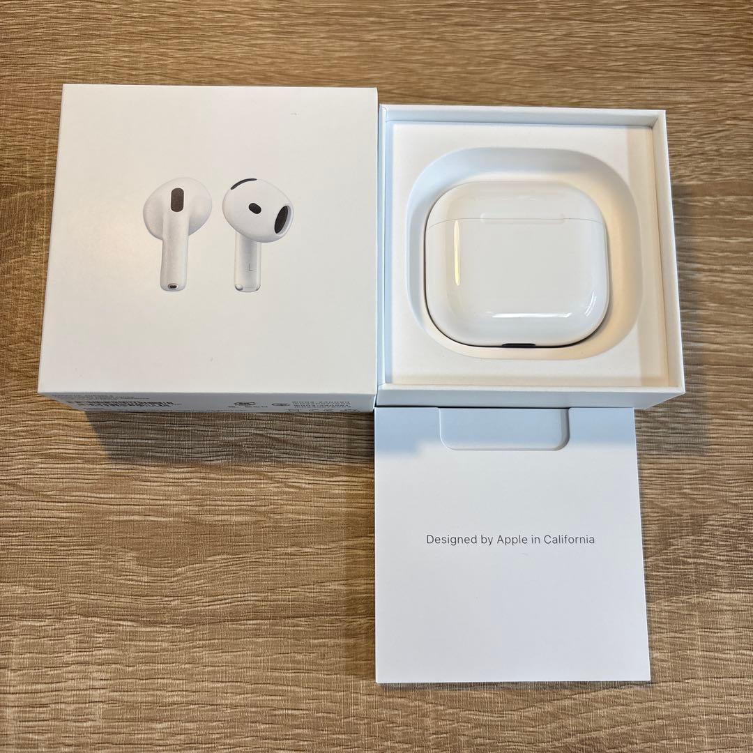 Apple AirPods4 本体 充電ケース付き