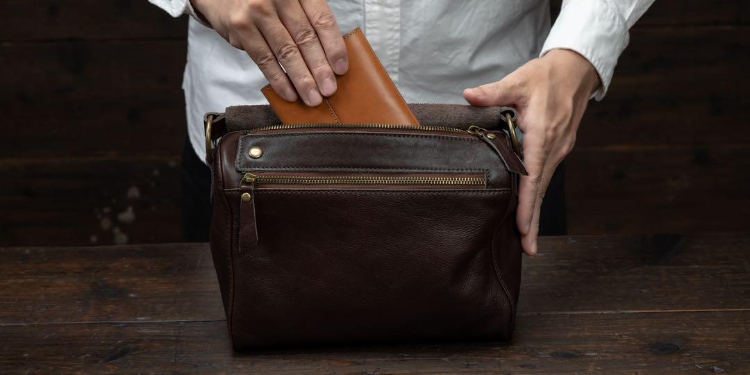 新品 本革 メンズ ミニバッグ ミニショルダーバッグ 茶 ブラウン
