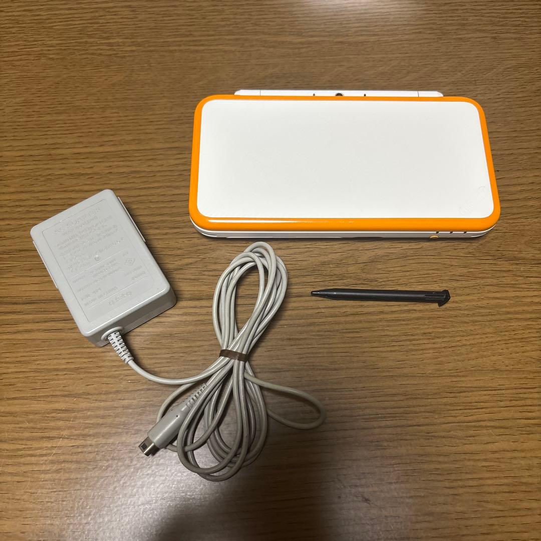 Newニンテンドー2DS LL 本体 (ホワイト×オレンジ)