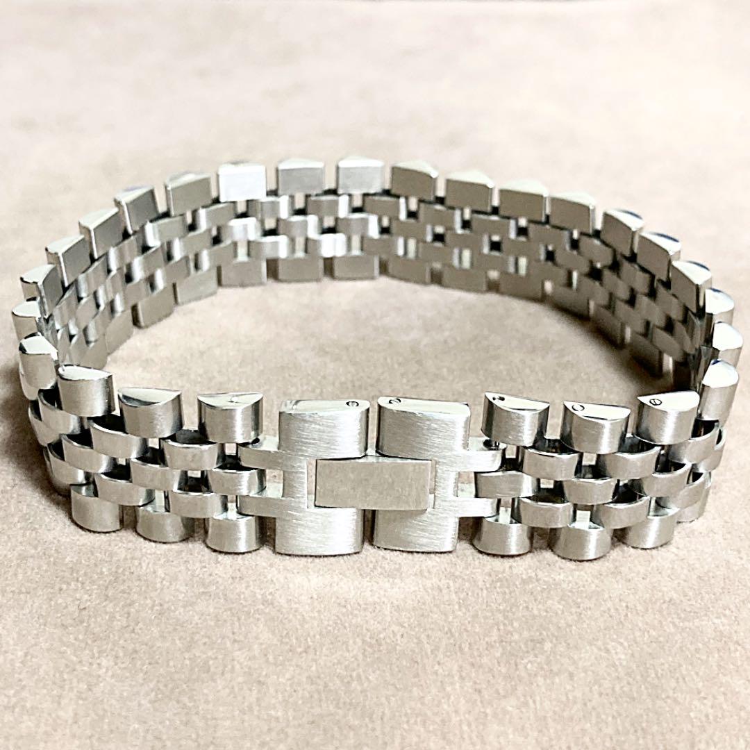 メルカリ 時計ベルトモチーフ シルバーチェーンブレスレット メンズアクセサリー 15mm幅 11 000 中古や未使用のフリマ メルカリ 時計ベルトモチーフ シルバーチェーンブレスレット メンズアクセサリー 15mm幅 11 000 中古や未使用のフリマ