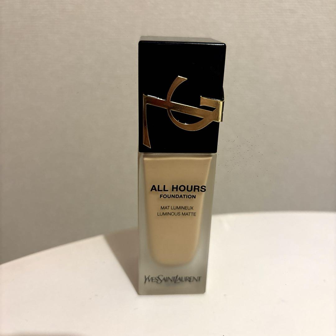 YSL オールアワーズリキッド LN4