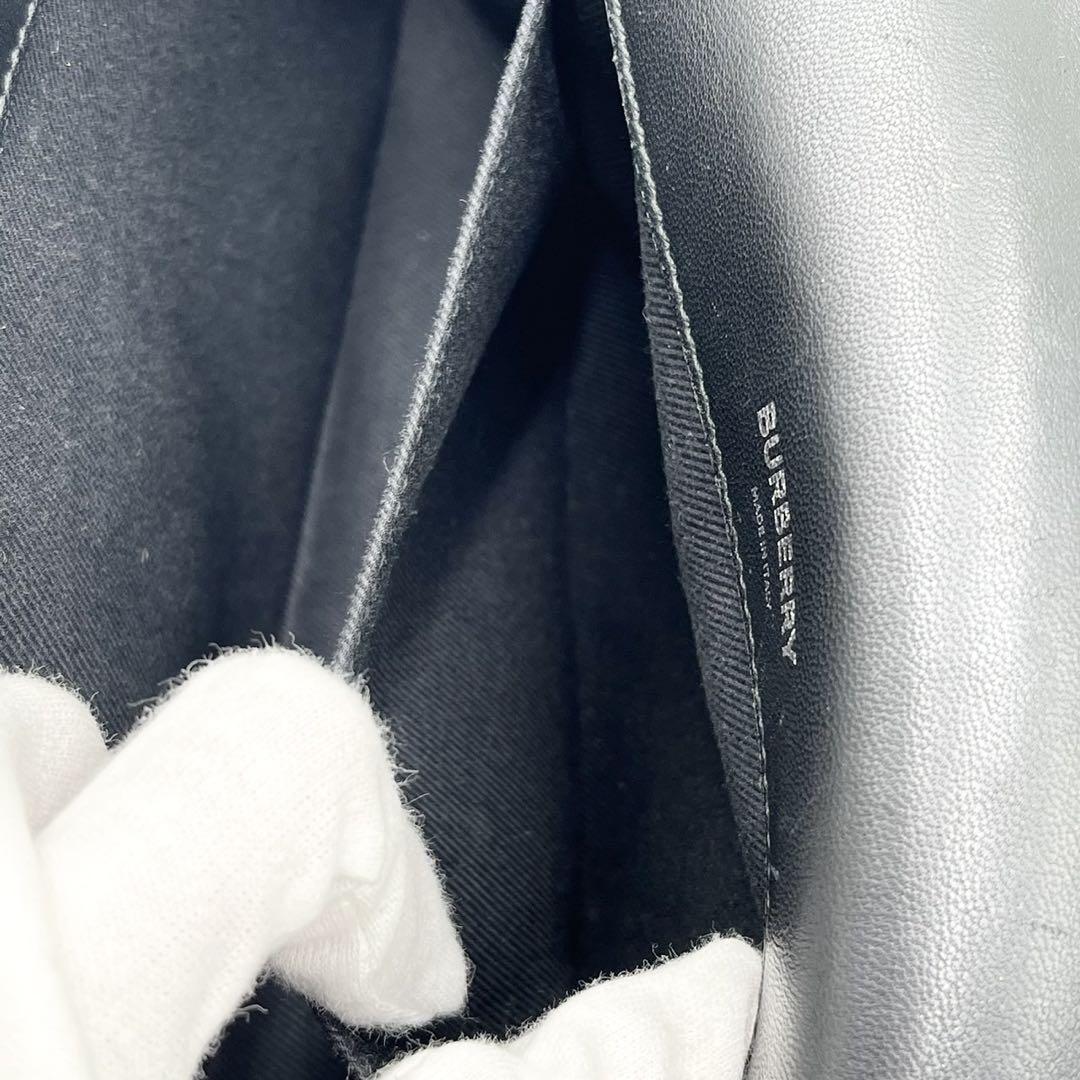 reです 【鑑定済】 バーバリー TB ローラ チェーン ショルダー