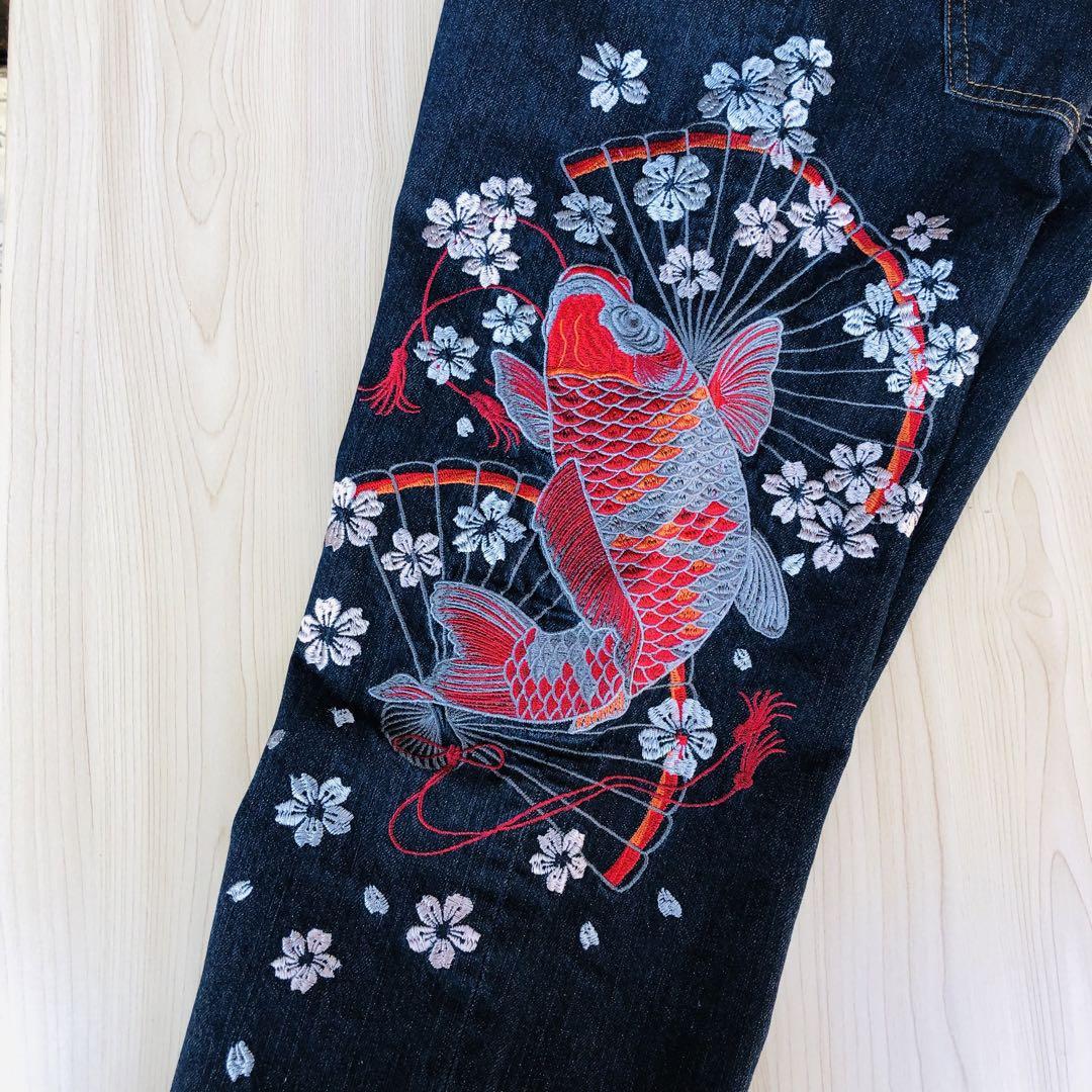 刺繍デザイン ダークデニムパンツ Men'sウエスト94cm - メルカリ