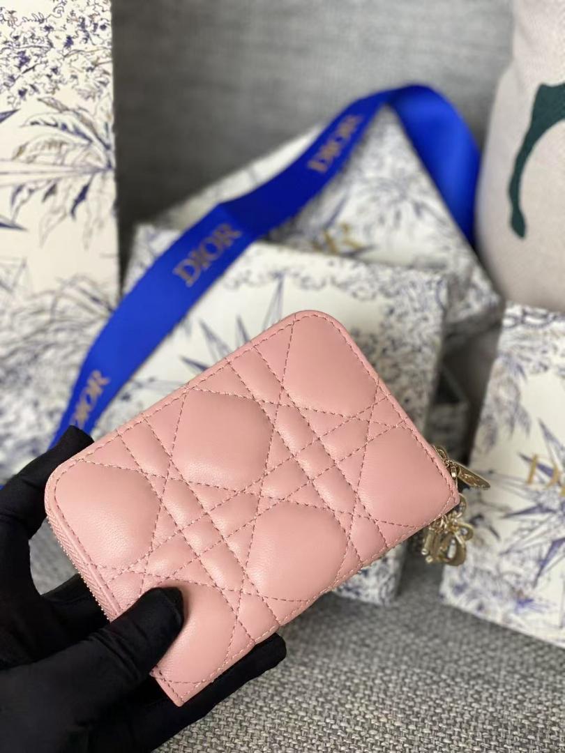 美品 dior ディオール 財布です