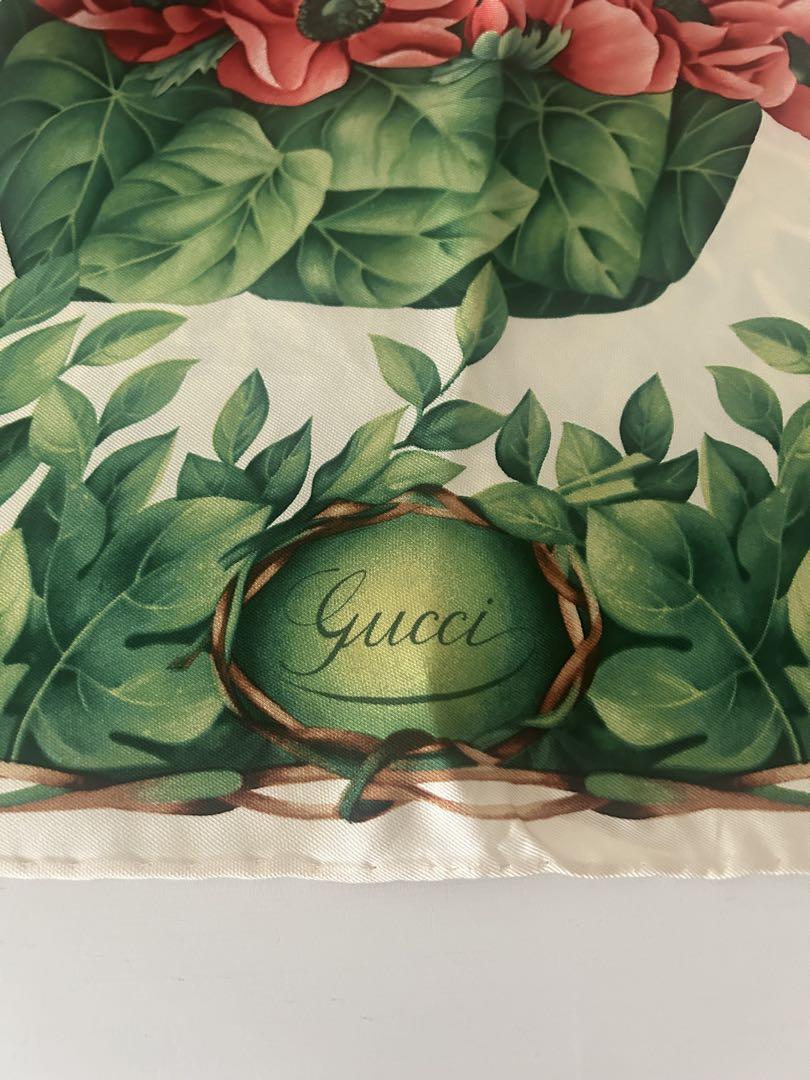 オールドGUCCIのスカーフ　83㎝×83㎝ オールドGUCCIのスカーフ 83㎝×83㎝