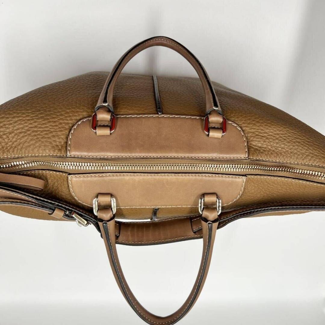 美品 トッズ  2way A４収納可 肩掛け トートバッグ ショルダー レザー
