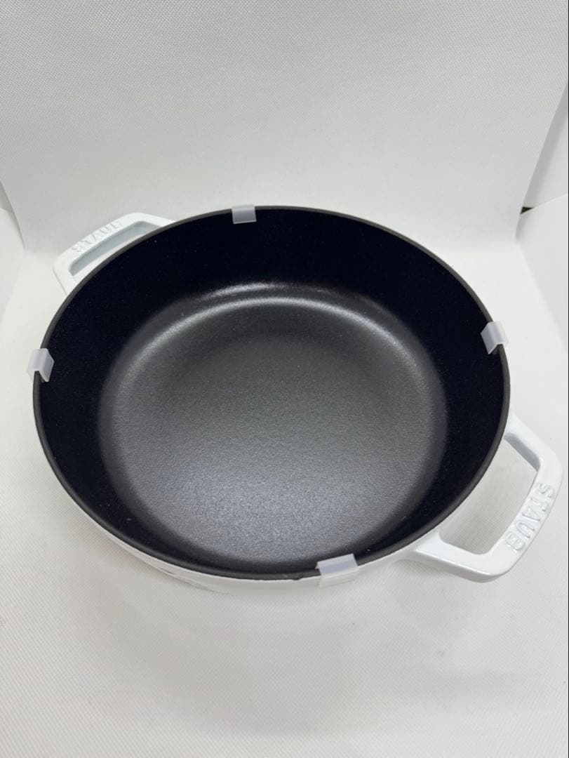 staub ブレイザーソテーパン