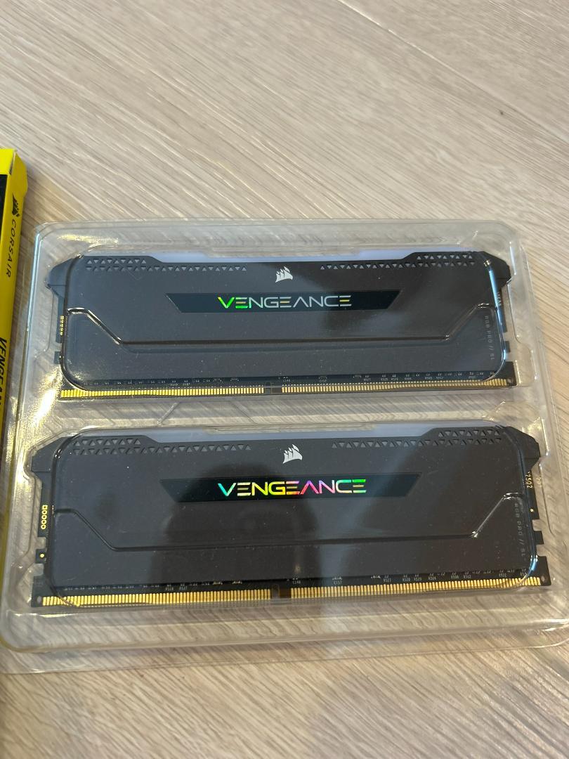 【PCメモリー】CORSAIR VENGEANCE RGB DDR4 32GB