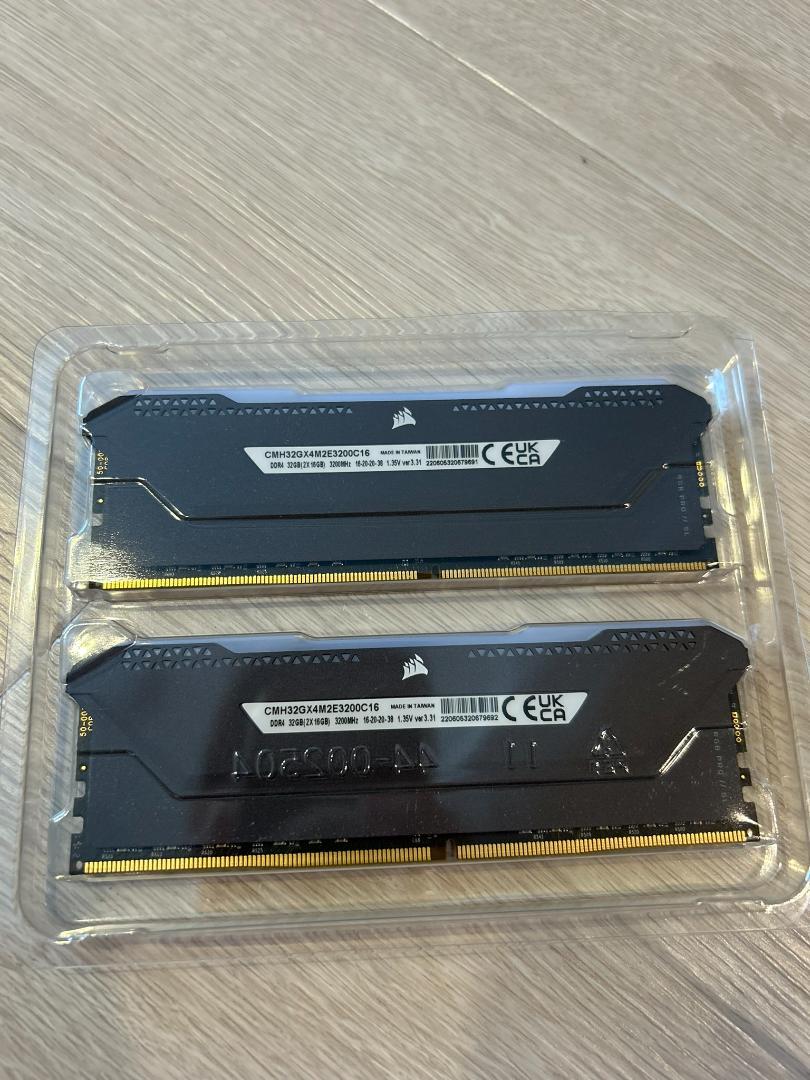 【PCメモリー】CORSAIR VENGEANCE RGB DDR4 32GB