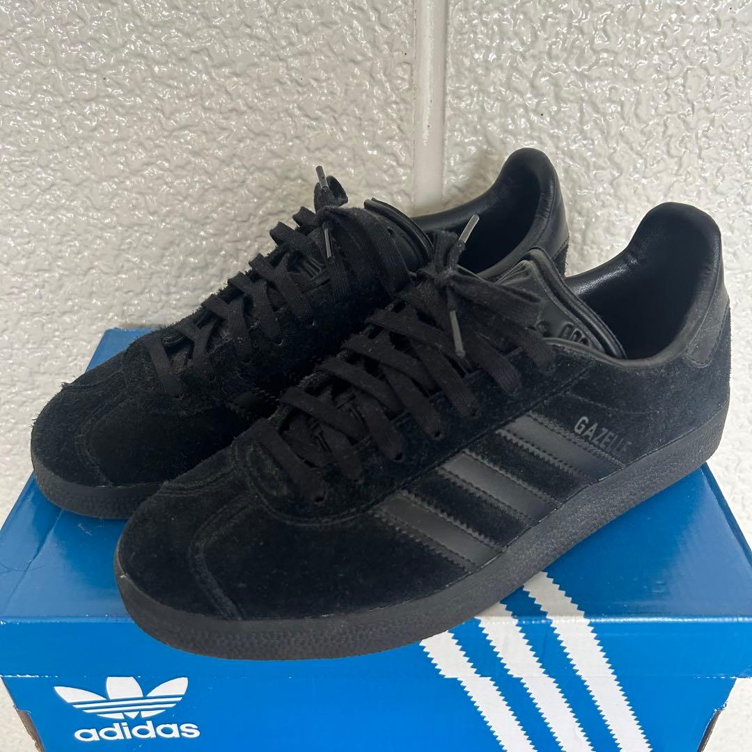 adidas　gazelle　トリプルブラック